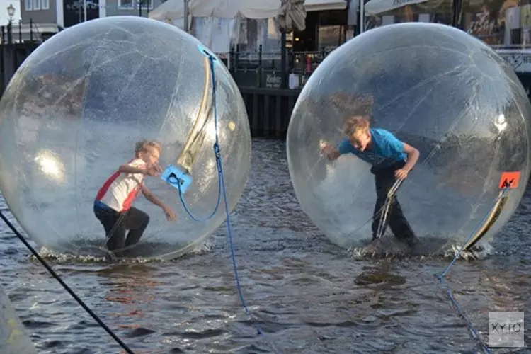 Waterballenloop in Lemmer centrum