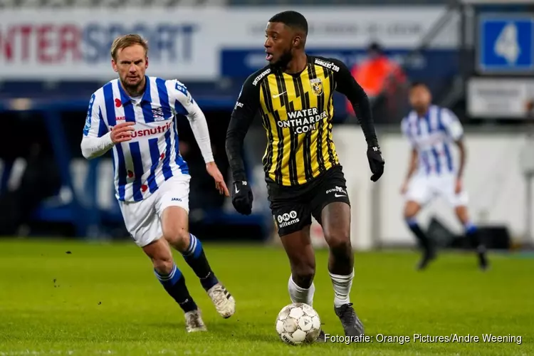 SC Heerenveen wint in slotfase van Vitesse
