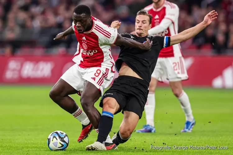 Ajax kruipt weer richting linkerrijtje na winst op Heerenveen