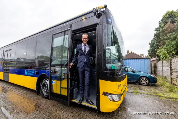 Onthulling nieuwe bussen Fryslân